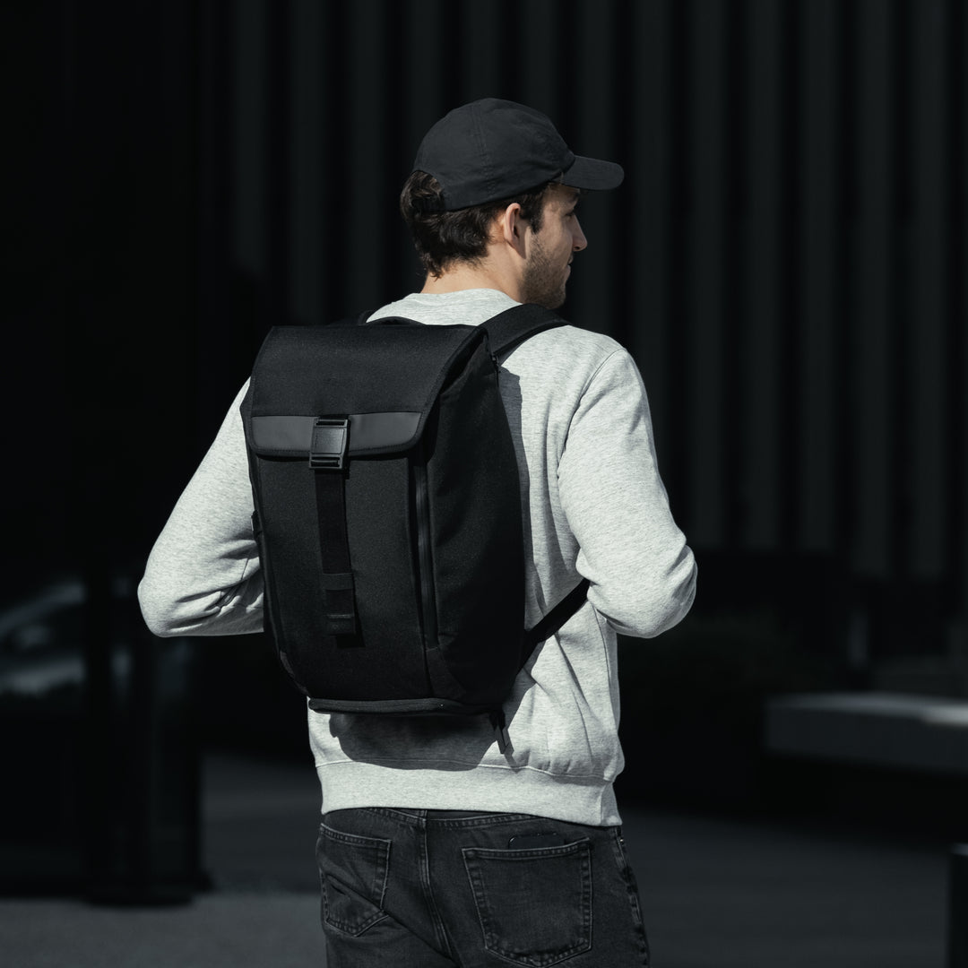 DAYFARER V2 Backpack